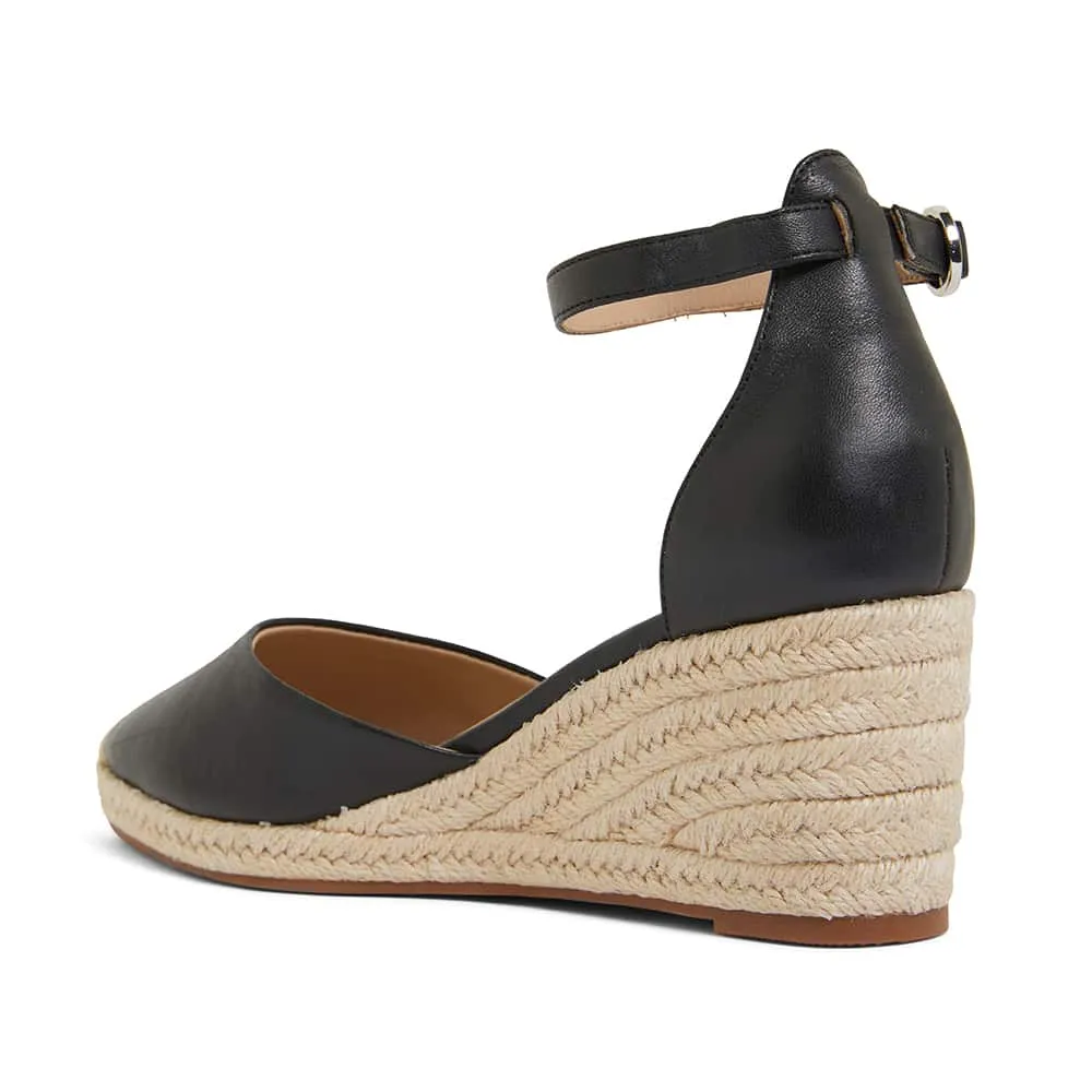 Peru Wedge in Black Leather