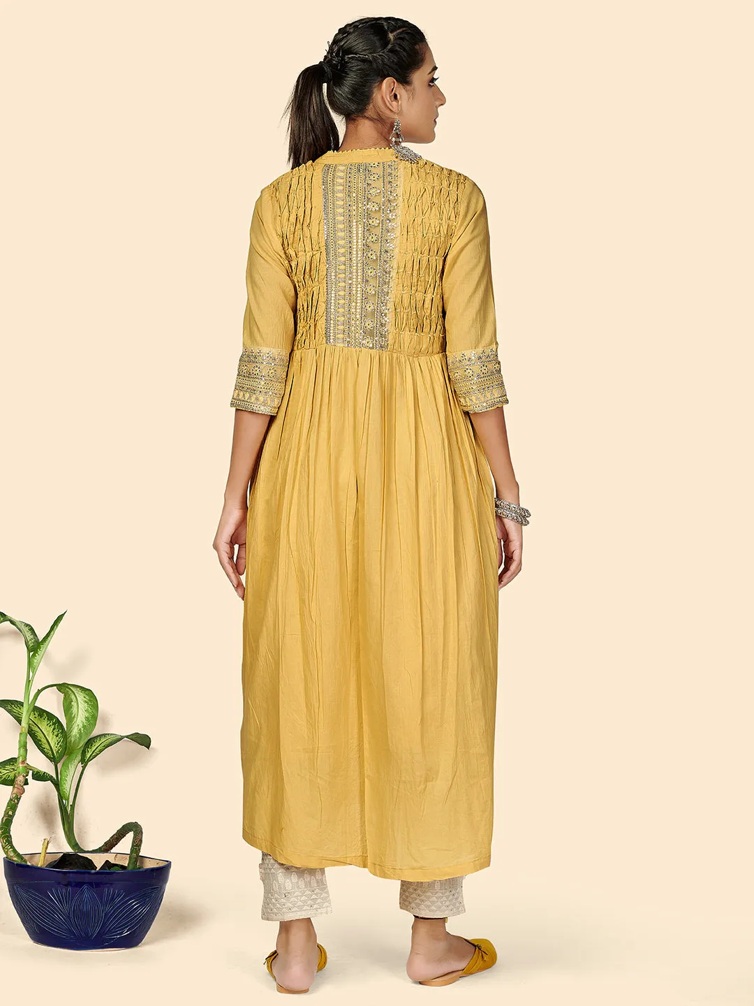 Women'S Embroidered Straight Cotton Yellow Stitched Kurta With Shrug